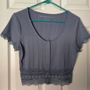 blue short sleeve lace crop top